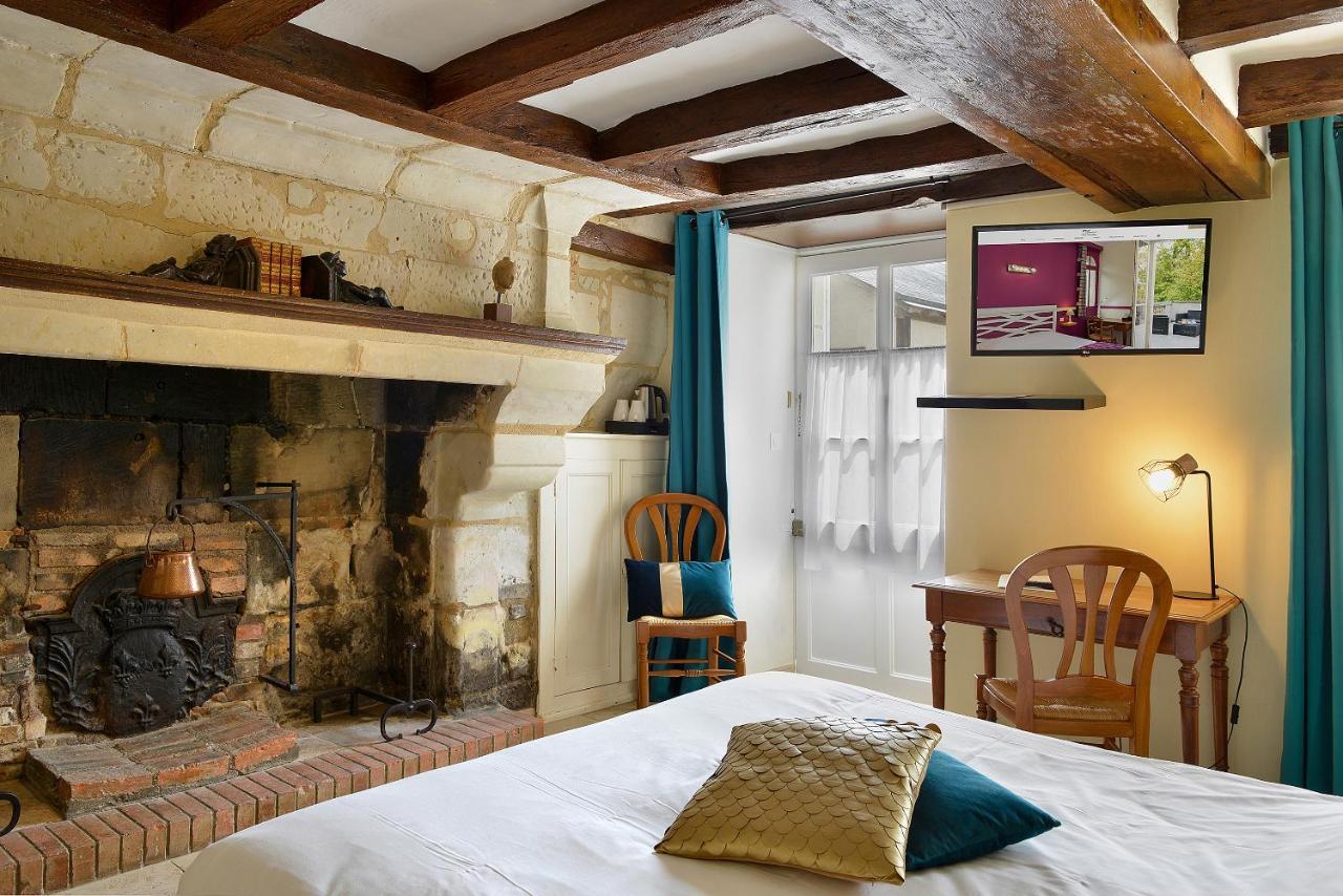 Logis Manoir De La Giraudiere Beaumont-en-Véron Exterior foto